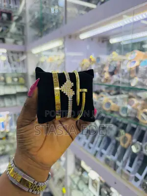 Stylish Fashion Bangles - Gold & Silver