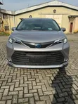 2022 Toyota Sienna Hybrid - Motar Alfarma na Eksekutif - 1