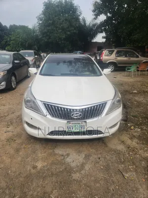 Hyundai Azera Base 2012 Fari