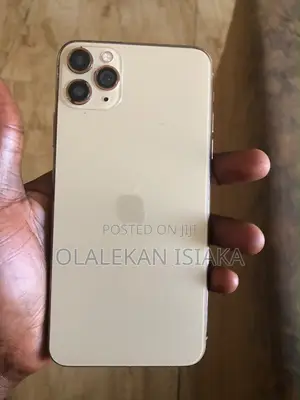 Apple iPhone 11 Pro Max 64GB Zinariya