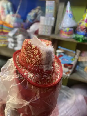 Hatsa mai launin ja da zinari na Kirsimeti tare da gashin tsuntsu