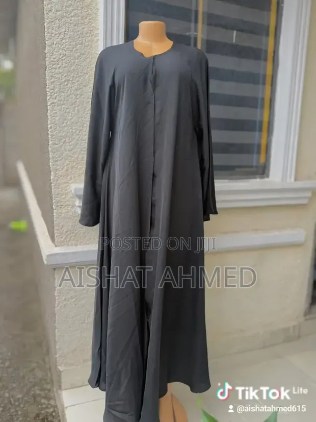 Ayeesharh's Luxury Thrift Abaya - Dubai Grade 1 - 1