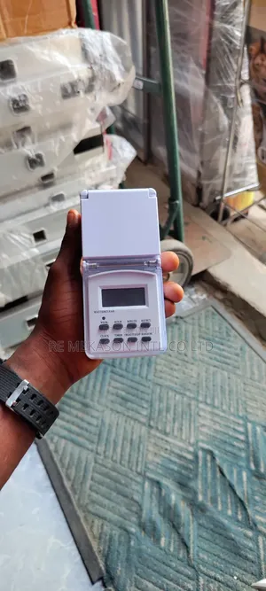 Switch On Digital Weekly Timer Plug (Waterproof IP44, 3500W)