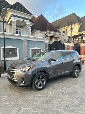 Toyota Highlander XLE 2019 Grey