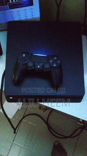 PlayStation 4 Slim 500GB