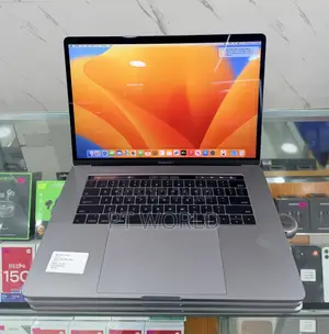 Apple MacBook Pro 15" 2017 16GB RAM 512GB SSD Intel Core i7