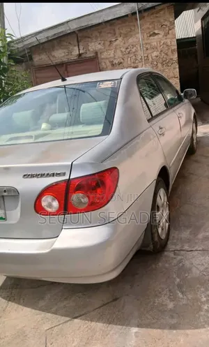 Toyota Corolla LE 2005 Silver