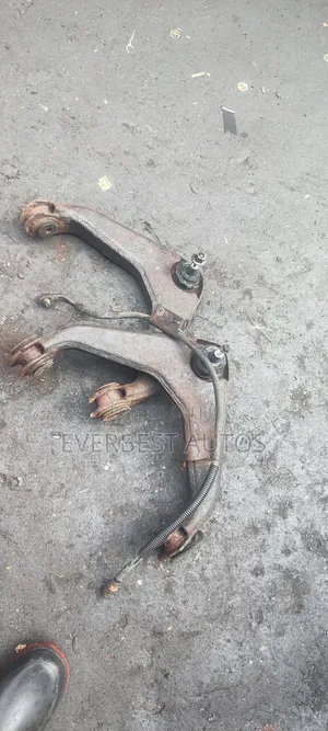 Hummer H2 Upper Control Arms (Used)
