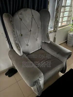 6 Seater L-Shaped Couch & Royal Chair