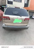 Toyota Sienna 2002 Gold - 2