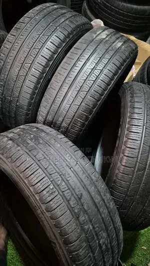 235/60/18 Pirelli Runflat Tire