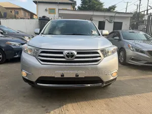 Toyota Highlander Limited SUV ta 2012