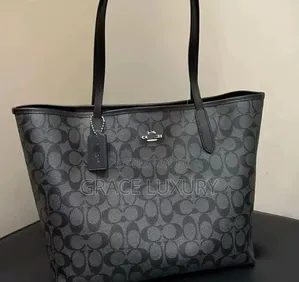 Coach Tot Bag - Launi daban-daban