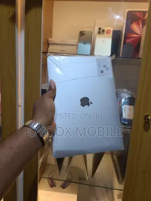 Apple MacBook Pro 2020 13" Core i7 8GB RAM 512GB SSD