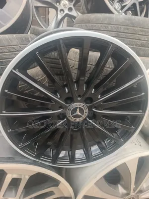 18-Inch Baki Tokunbo Rims na Mercedes-Benz