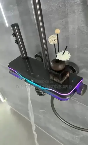 Luxury LED Digital Display Shower Mixer Tap - Bakar Gilashi