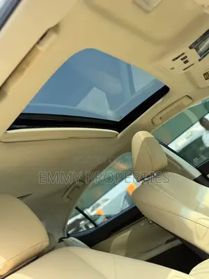 Lexus ES 2018 White