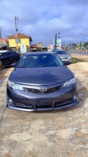 Toyota Camry SE Sport Sedan ta 2014