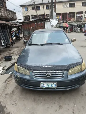 Toyota Camry LE Sedan 2002