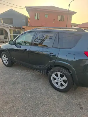 Toyota RAV4 Limited SUV ta 2009
