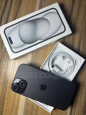 Apple iPhone 15 128GB Baki