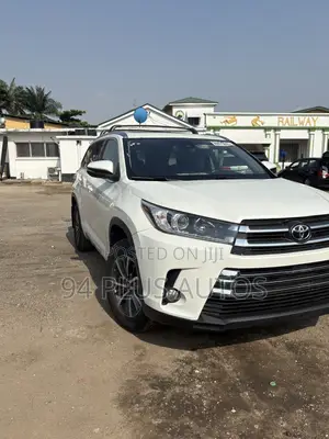 2018 Toyota Highlander XLE 4x4 V6 SUV