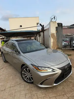 Lexus ES 350 Luxury FWD Sedan 2019 - Zinari