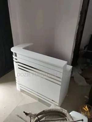 Boss Office Products Fekon Kujerar Mai Karɓar Baƙi Fari