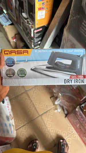 QASA Iron mai Amfani da Hasken Rana 350W