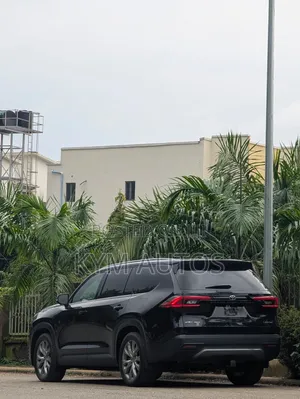 Toyota Highlander Platinum AWD 2024 Black