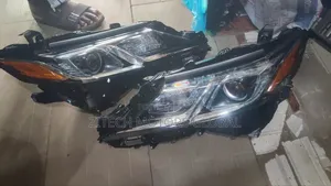 Set Farar Fitilar Toyota Camry (2018-2022)