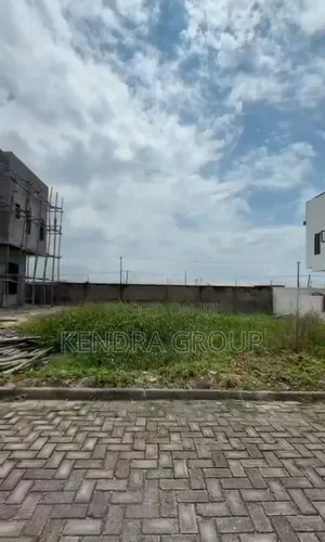Filin 300sqm Don Siyarwa a Abraham Adesanya, Ajah