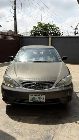 Toyota Camry 2005 Grey