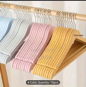 High Quality Wide-Shoulder Plastic Hangers (10pcs)
