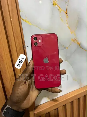Apple iPhone 11 64GB Red
