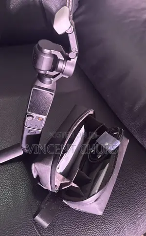 DJI Osmo Pocket 4 Creator Combo