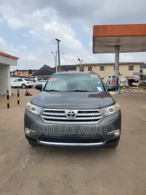 Toyota Highlander Limited SUV ta 2012