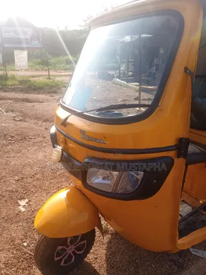 TVS Tricycle 2023 Yellow