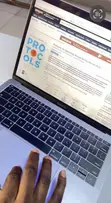 Apple MacBook Pro 2017 8GB Intel Core i5 256GB SSD - 4