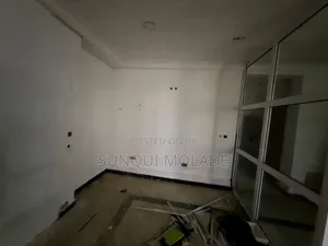 Shop for Rent - 18sqm Lekki Phase 1 Mall