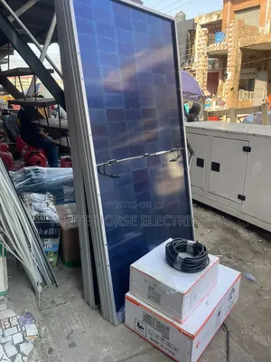 6kva Hybrid Inverter with 5kWh Lithium Battery & 8x 650W Solar Panels