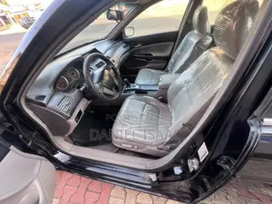 Honda Accord 2009 Baƙi