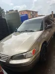 Toyota Camry 2000 Gold - 2