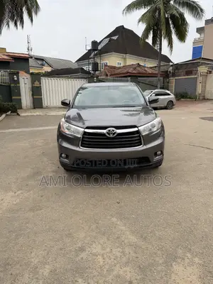 2016 Toyota Highlander LE V6 4x2 SUV - Gray