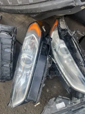 Set Farar Fitila na Ford Fusion (2011-2013)