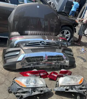 Mercedes-Benz ML350 2013-2014 Bumpers, Headlights, Bonnet, Fender