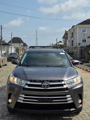 Toyota Highlander XLE 2019 Gray