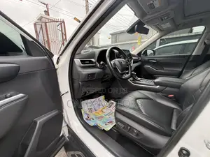2023 Toyota Highlander XLE AWD