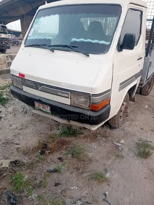 Nissan Mini Truck 1990 - White