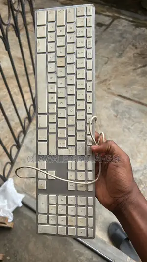 Apple Keyboard with Numeric Keypad (Wired USB) A1243